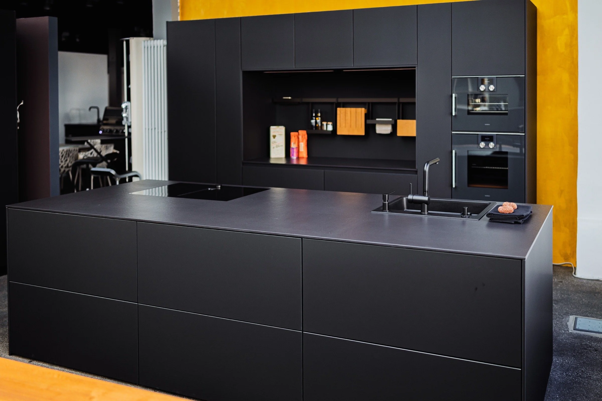 Musterküche Allmilmö Opaco matt schwarz – Bild 5