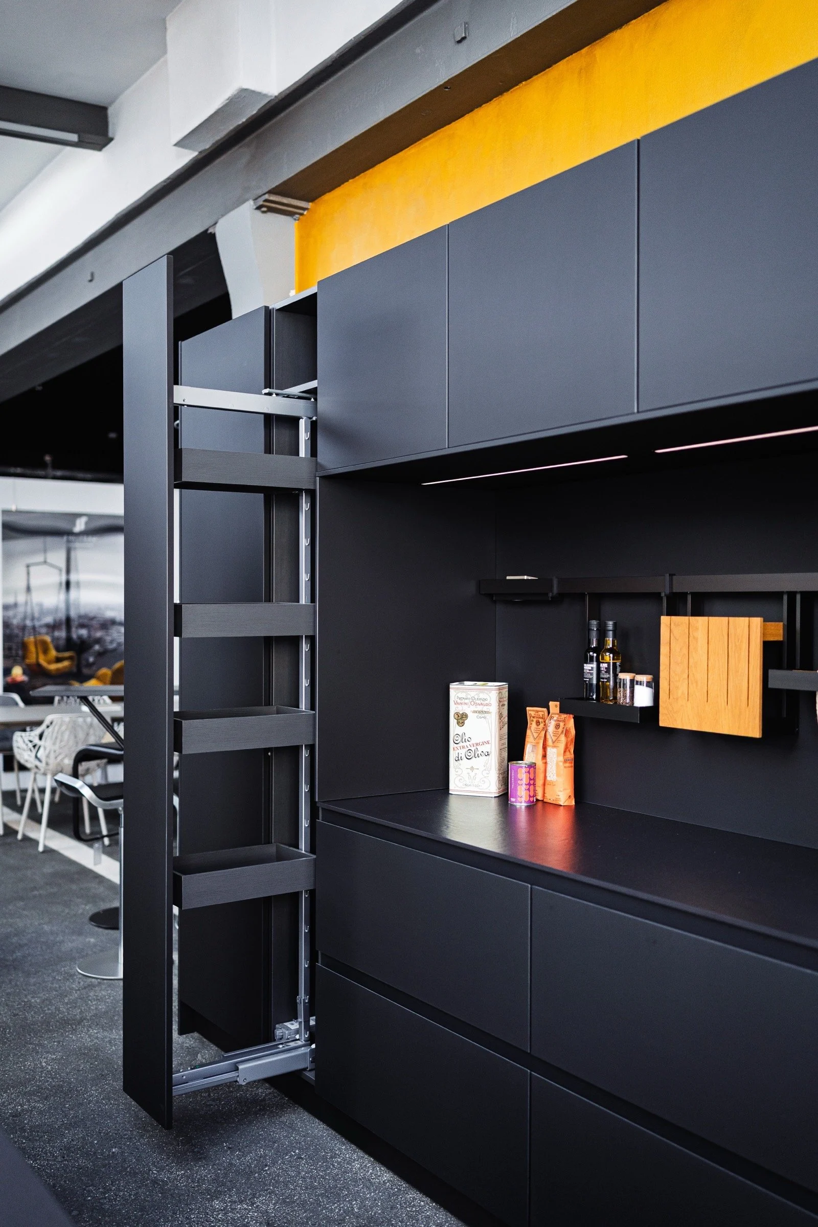 Musterküche Allmilmö Opaco matt schwarz – Bild 8