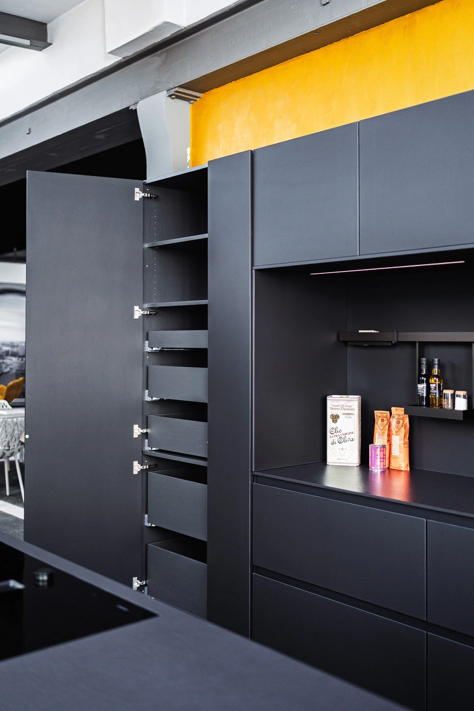 Musterküche Allmilmö Opaco matt schwarz – Bild 10